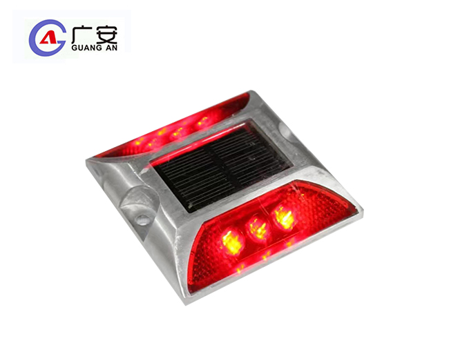 太阳能带脚道钉