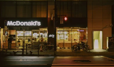 您从未留意的“安全守夜人”：每盏信号灯背后，都是对家的守护